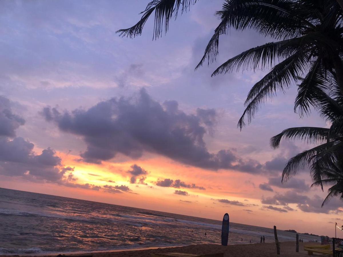 Hansa Surf Hotel ヒッカドゥワ エクステリア 写真