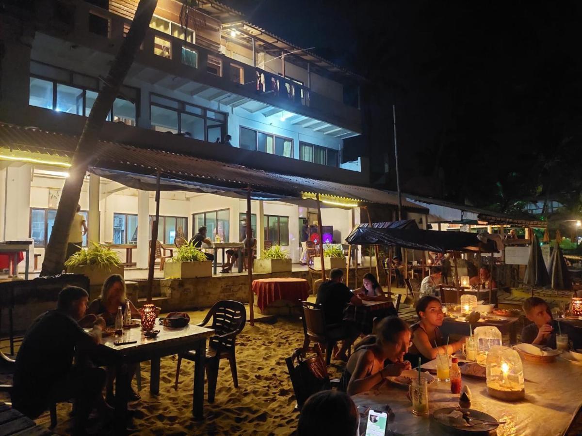 Hansa Surf Hotel ヒッカドゥワ エクステリア 写真