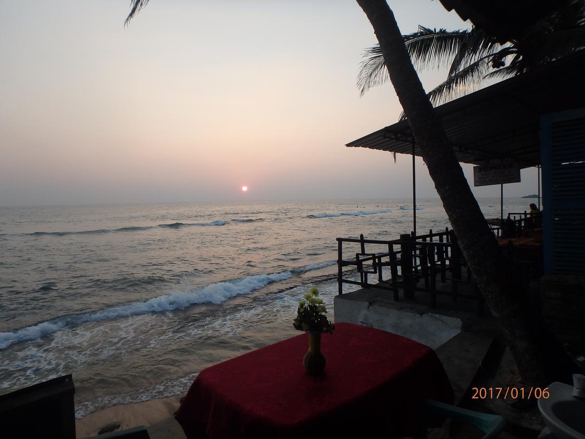 Hansa Surf Hotel ヒッカドゥワ エクステリア 写真