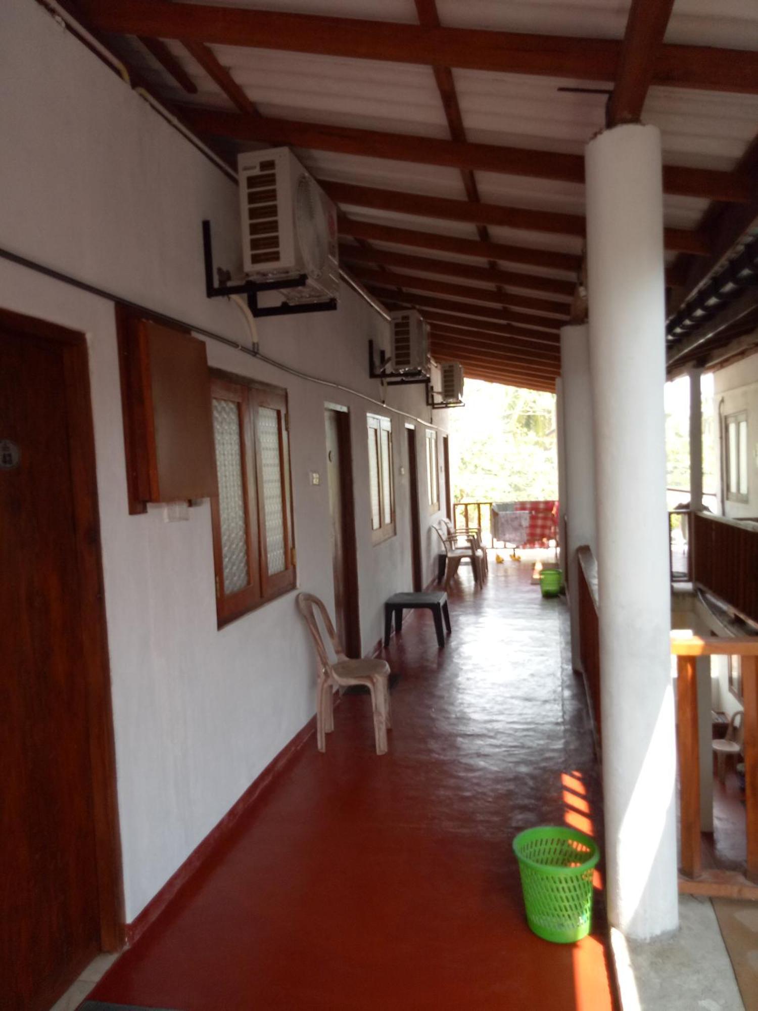 Hansa Surf Hotel ヒッカドゥワ エクステリア 写真